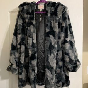 ISAAC MIZRAHI LIVE CAMO FAUX FUR JACKET